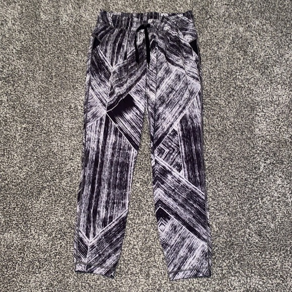 Lululemon Namaskar Pant II in Heat Wave White Black - Picture 7 of 11